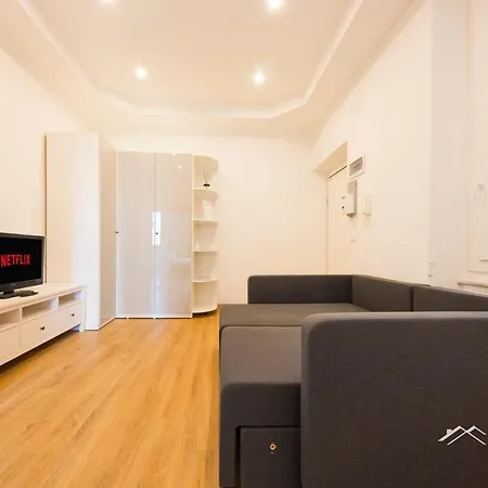 Center, Free Wifi & Netflix By Tilo Apartment Genua